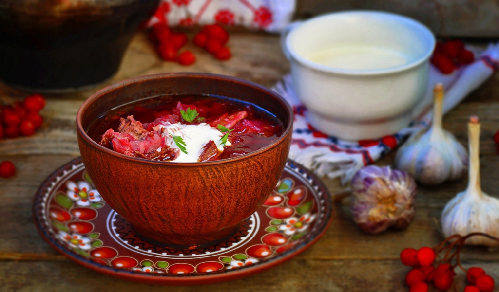 Тарелка ароматного борща