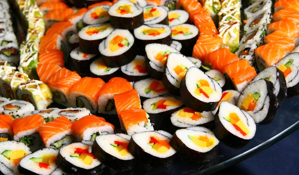 Горка японских суши