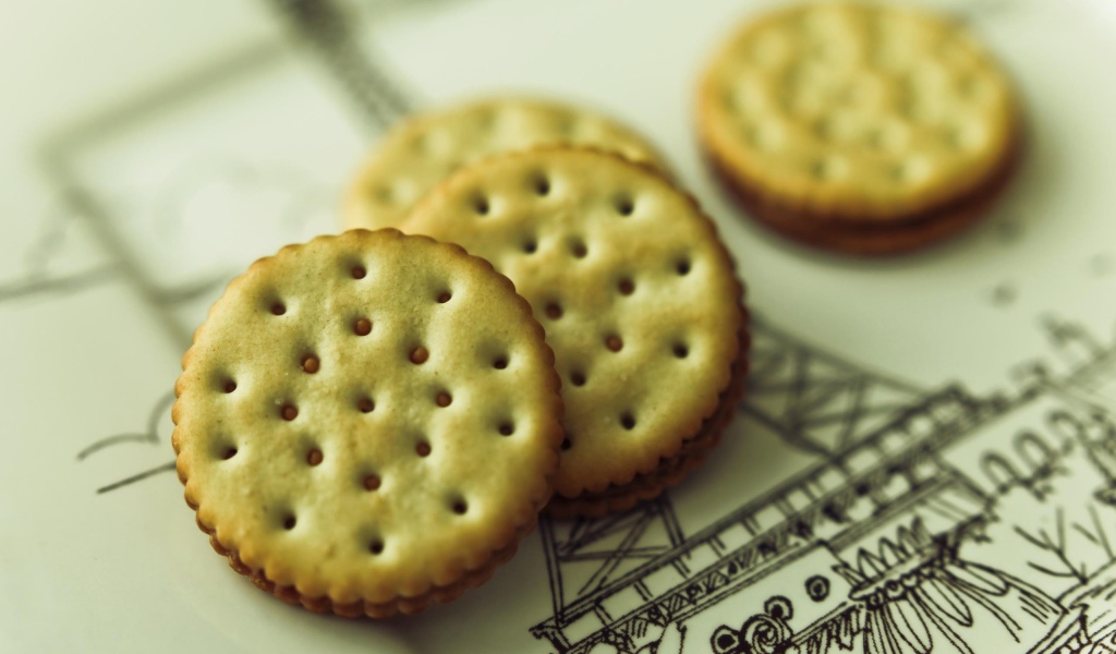 Несколько крекеров с начинкой