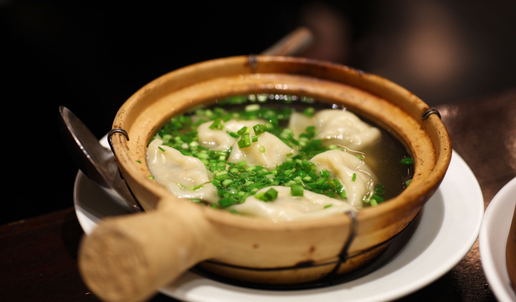 Суп с клецками и зеленью