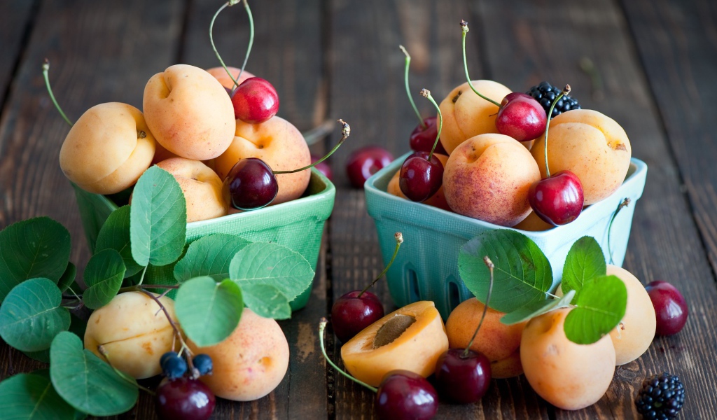 Абрикосы и черешни