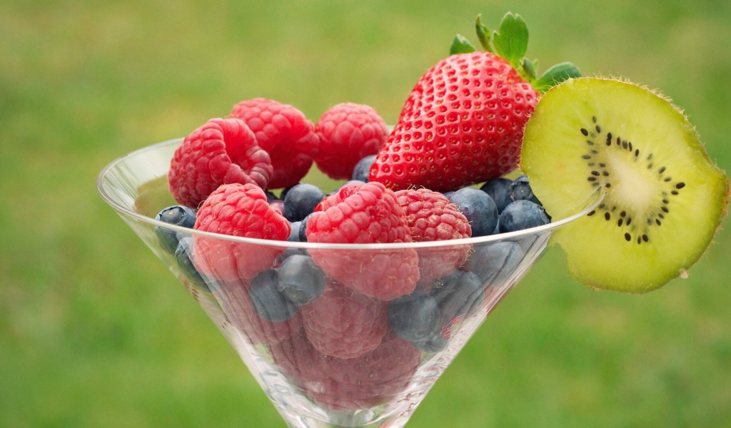 Ягодный микс с киви