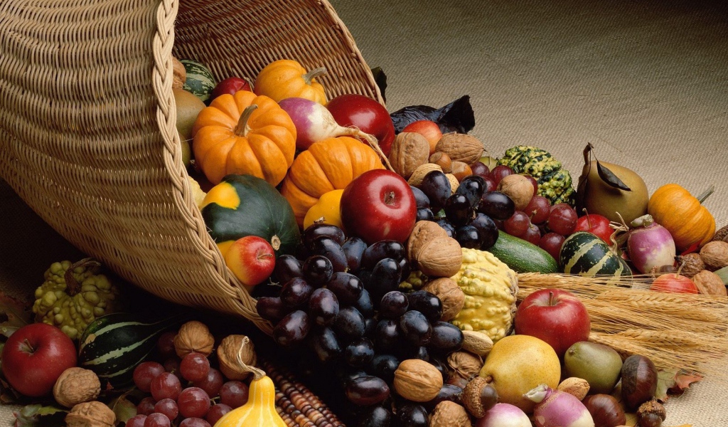 Фрукты и овощи в роге изобилия