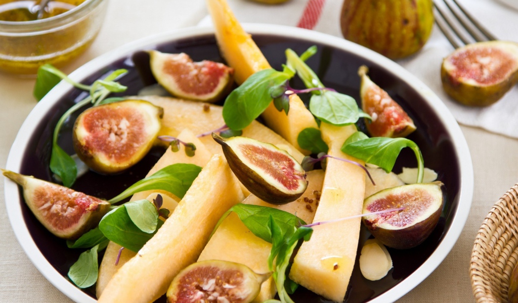 Салат из экзотических фруктов