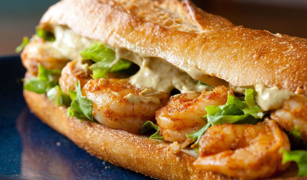 Вкусный горячий сэндвич