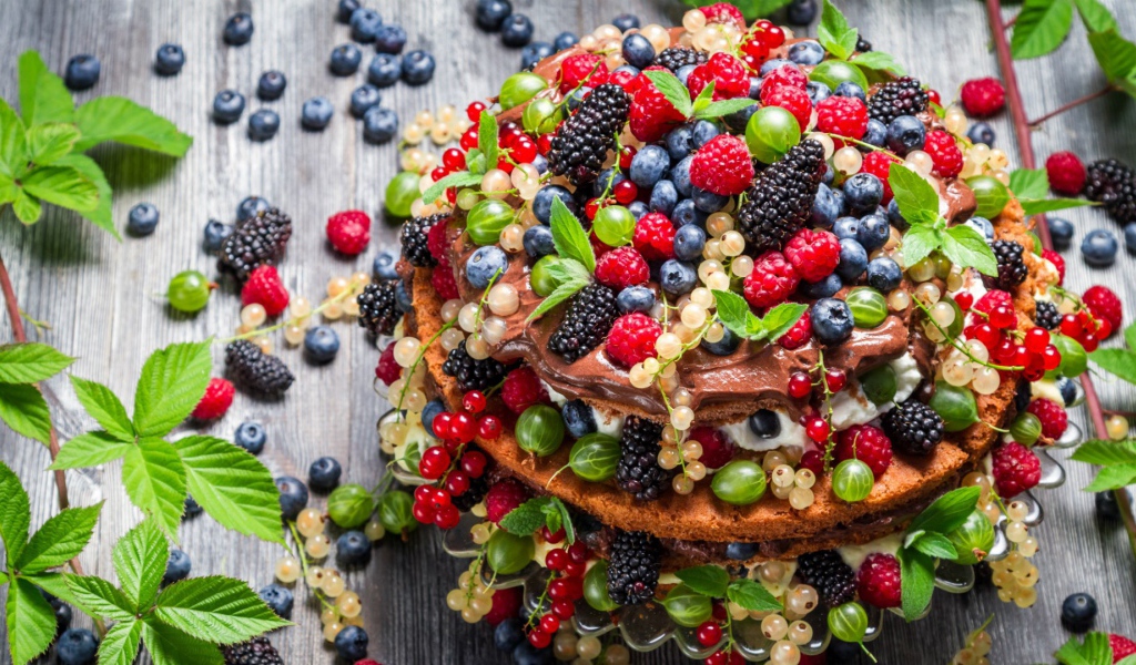 Роскошный пирог с ягодами