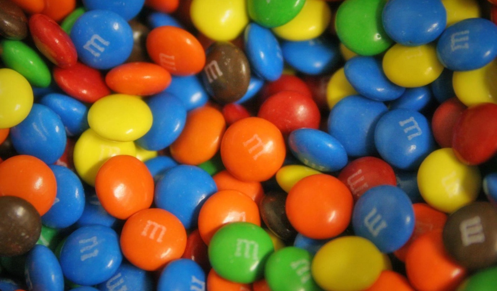 Яркие конфетки M&M's