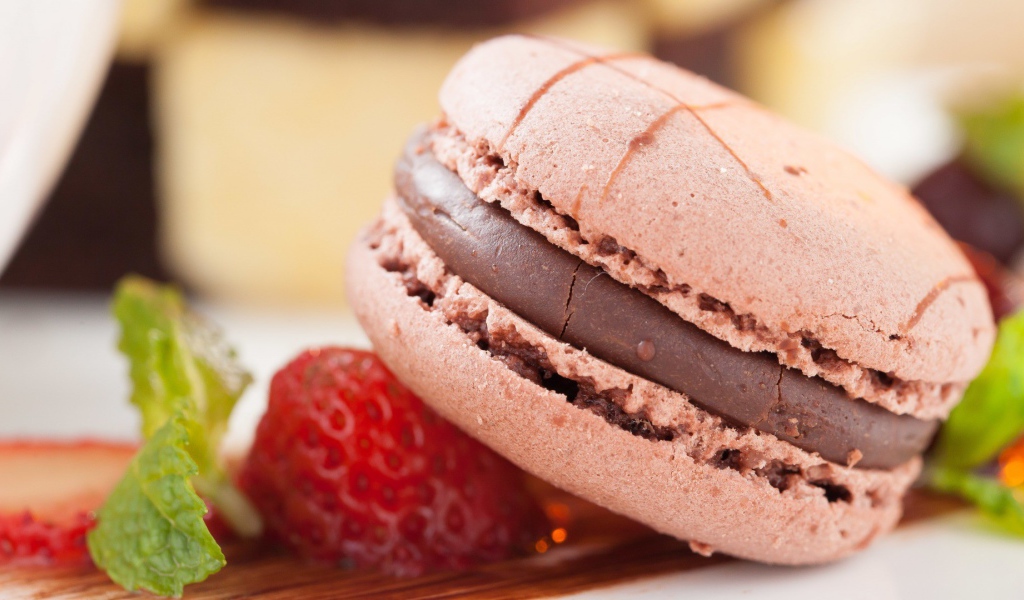 Пышное печенье на клубнике