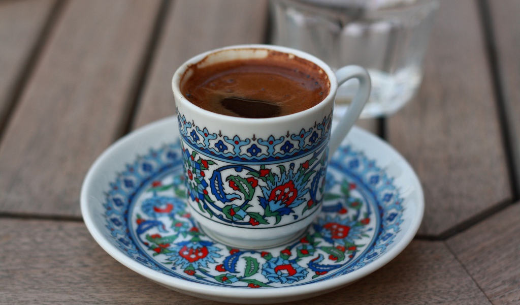 Чашка для кофе с орнаментом