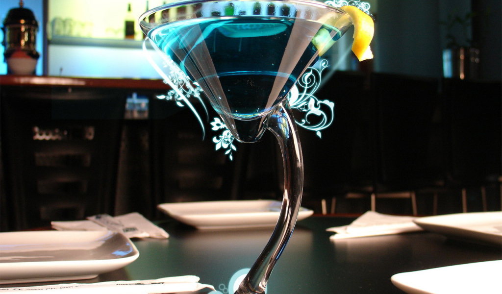 Причудливый бокал