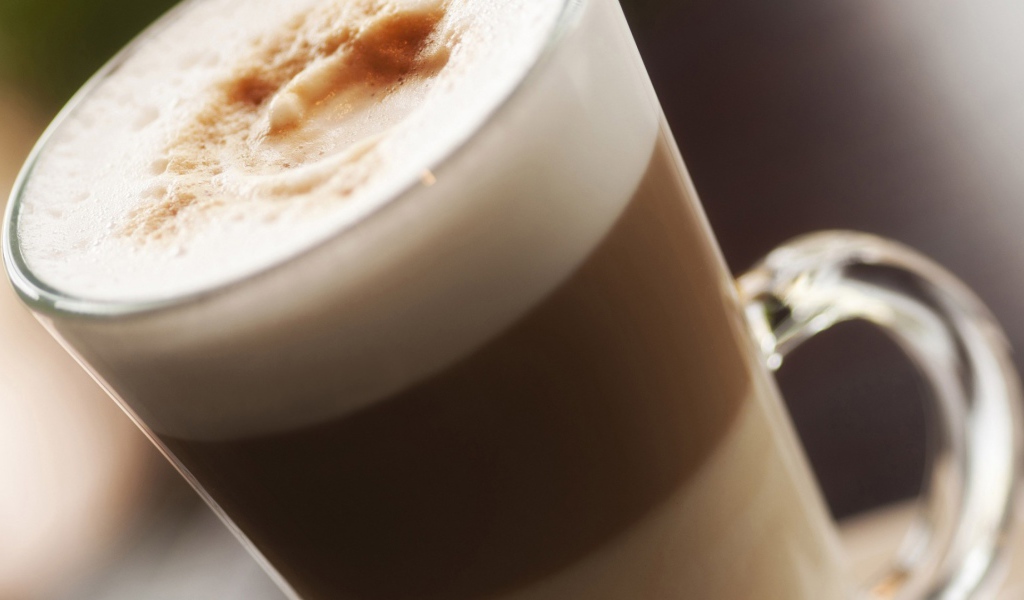 Многослойный кофейный напиток