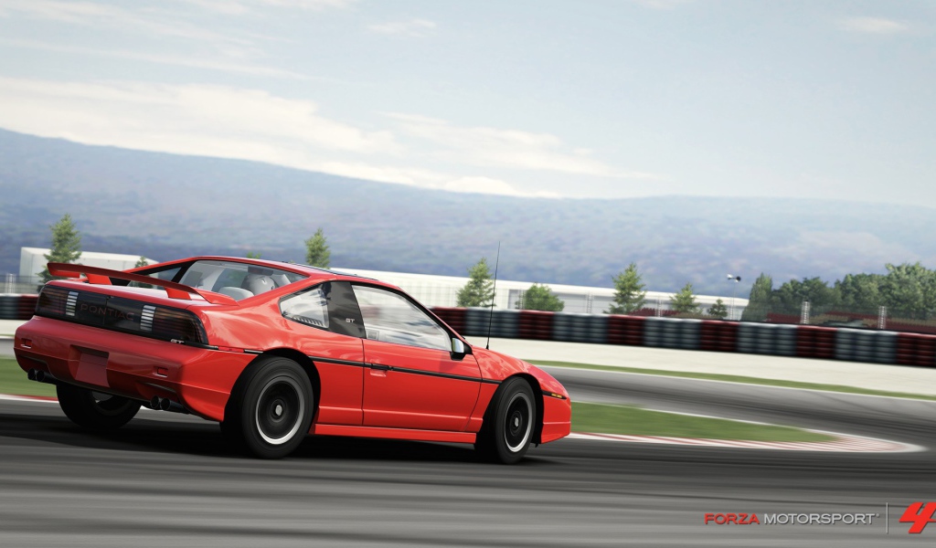 Красный автомобиль в игре Forza Motorsport