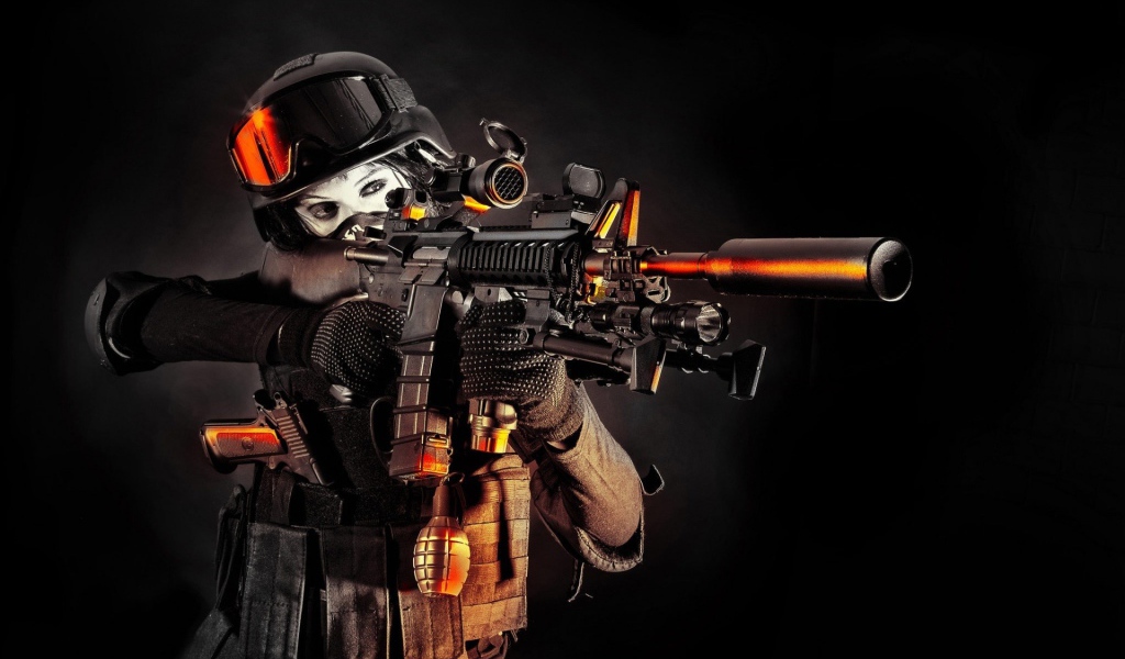 Солдат спецназа девушка