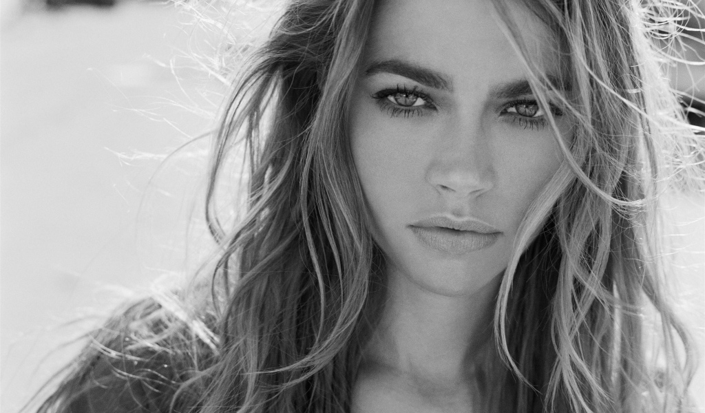 Черно белое фото Дениз Ричардс