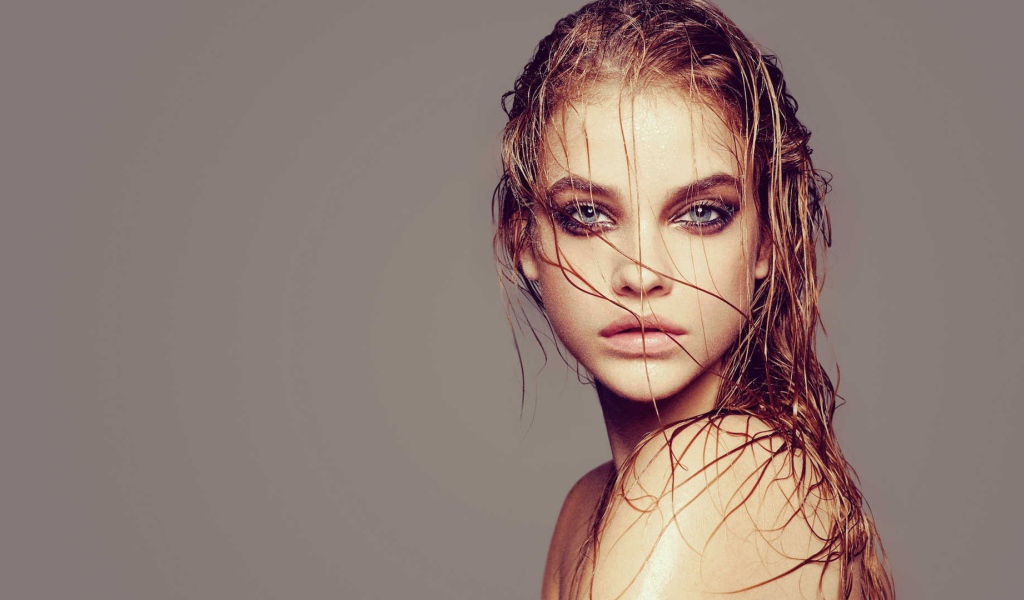 Волосы на лице девушки, Барбара Палвин