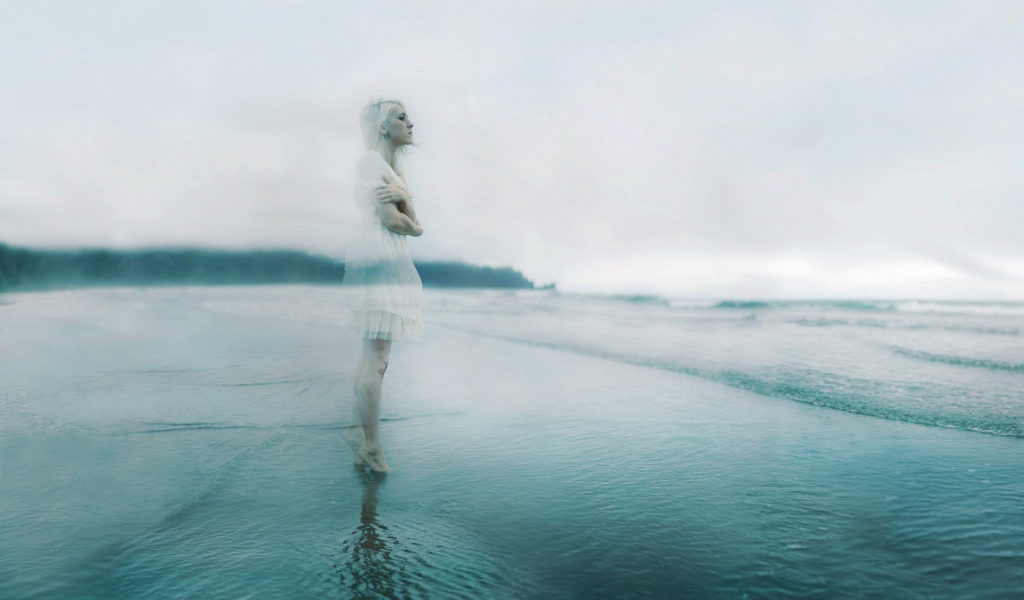 Призрак девушки у воды