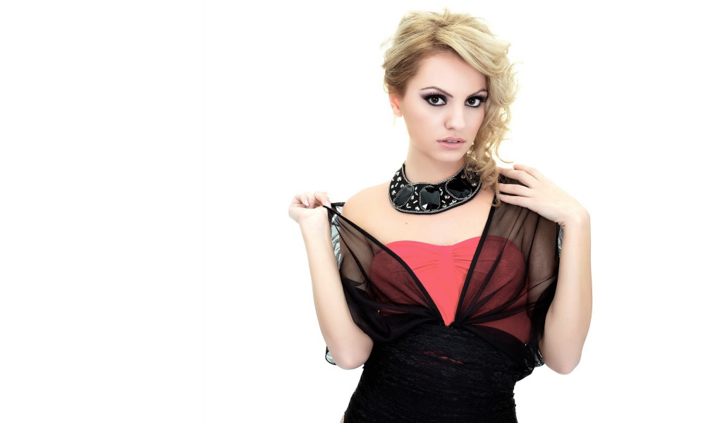 Румынская певица Александра Стан