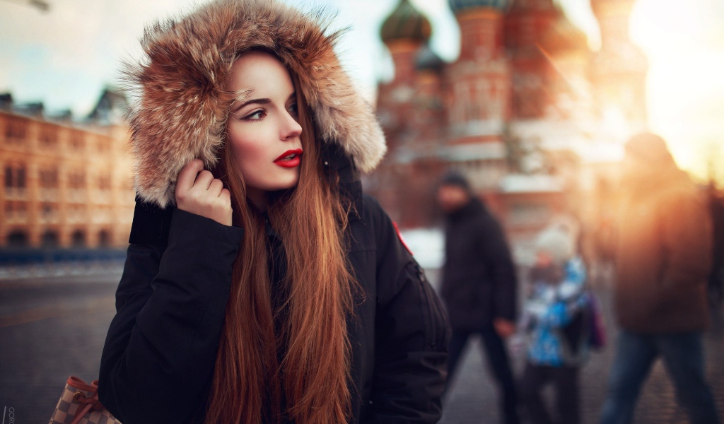 Русская девушка на Красной площади