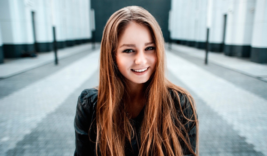 Улыбка красивой девушки, фото Георгий Чернядьев