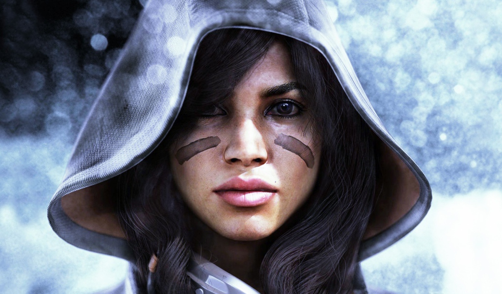 Девушка в капюшоне и боевой раскраске