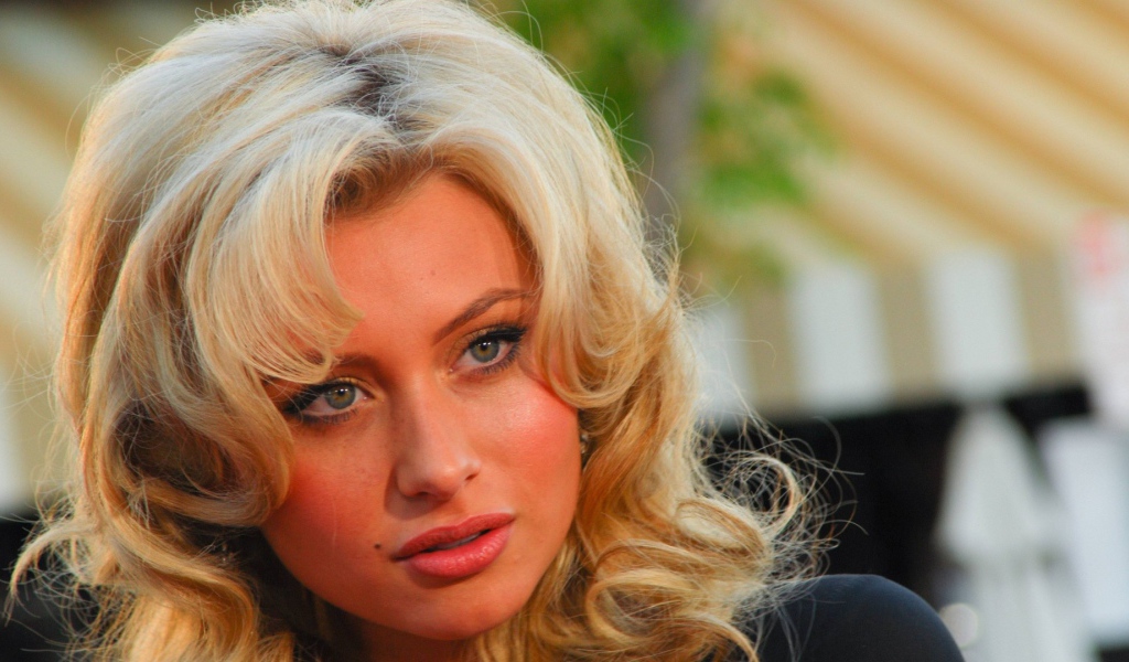 Певица из США Эли Мичалка