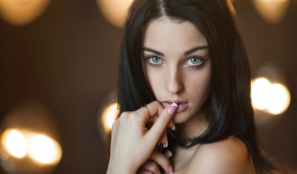 Красивая девушка Алла Бергер