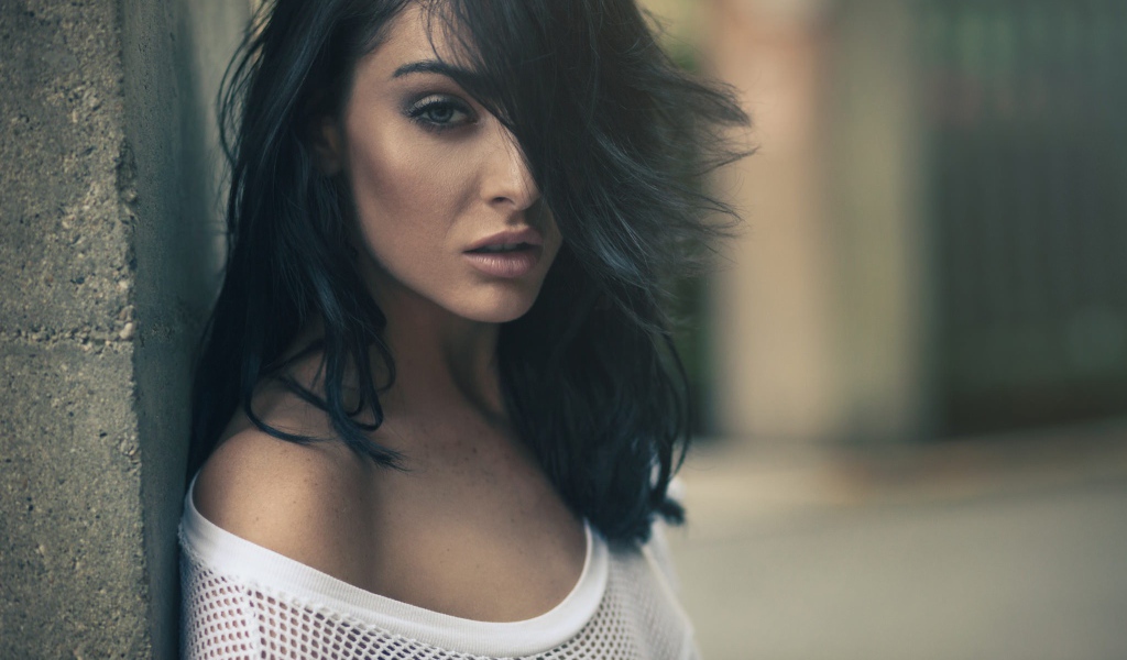 Красивая девушка Таниша Стивенс