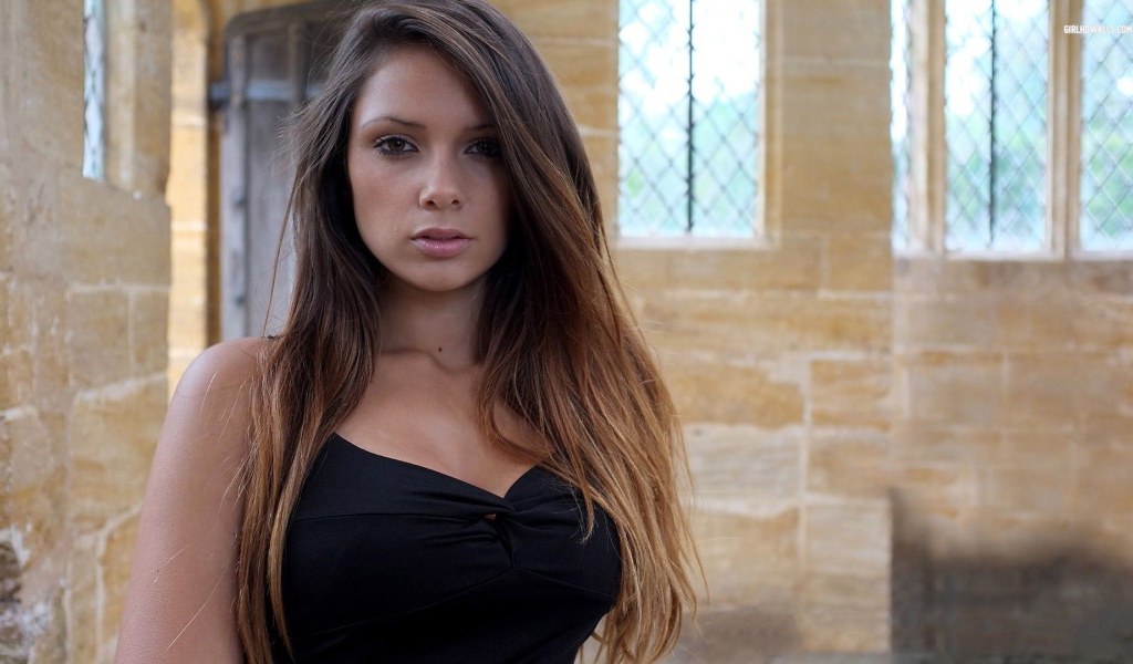 Красивая модель Луиза Мария