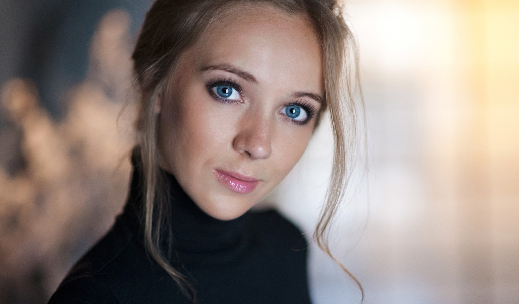 Голубоглазая модель Даша Шовкопляс