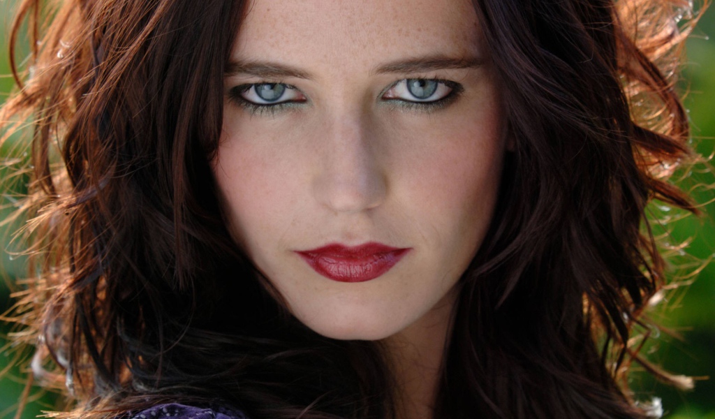 Зеленоглазая модель Ева Грин