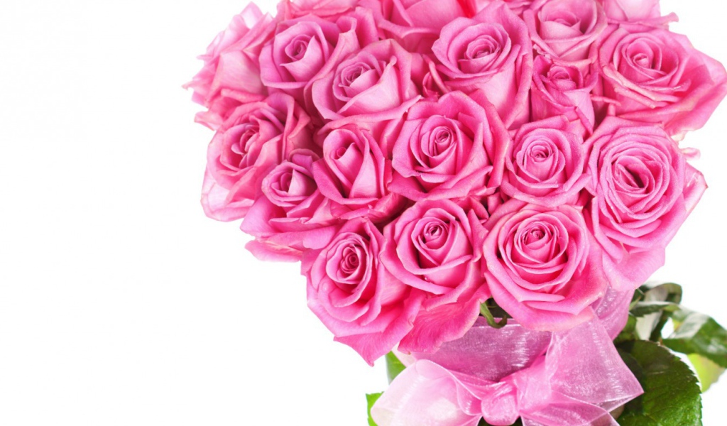 Красивый букет розовых роз на 8 марта