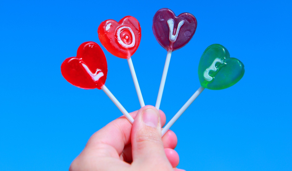 Леденцы со словом любовь