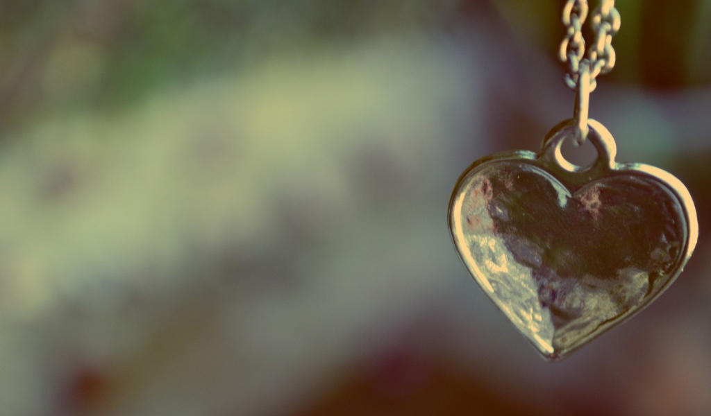 Кулон из железа в форме сердца