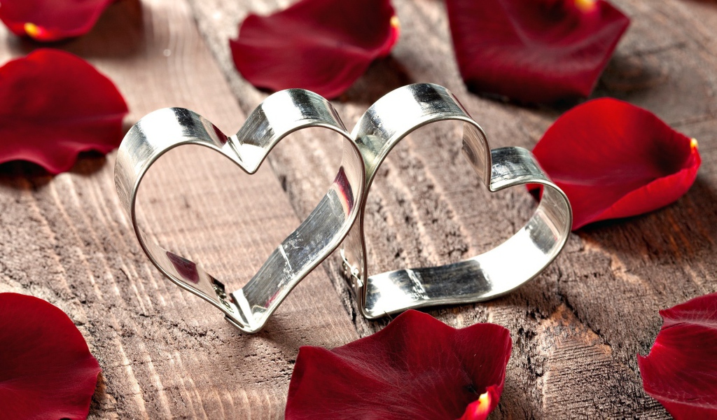 Две формочки для печенья в форме сердца