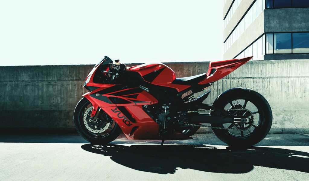 Красный мотоцикл Honda RR