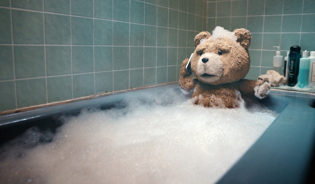 Тед принимает ванну