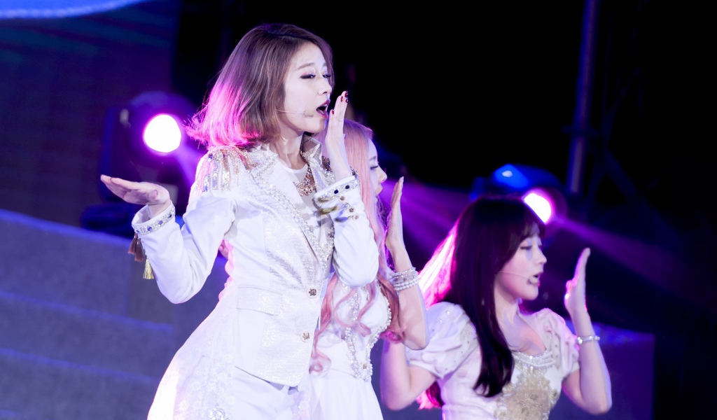 Концерт корейской группы T-ara