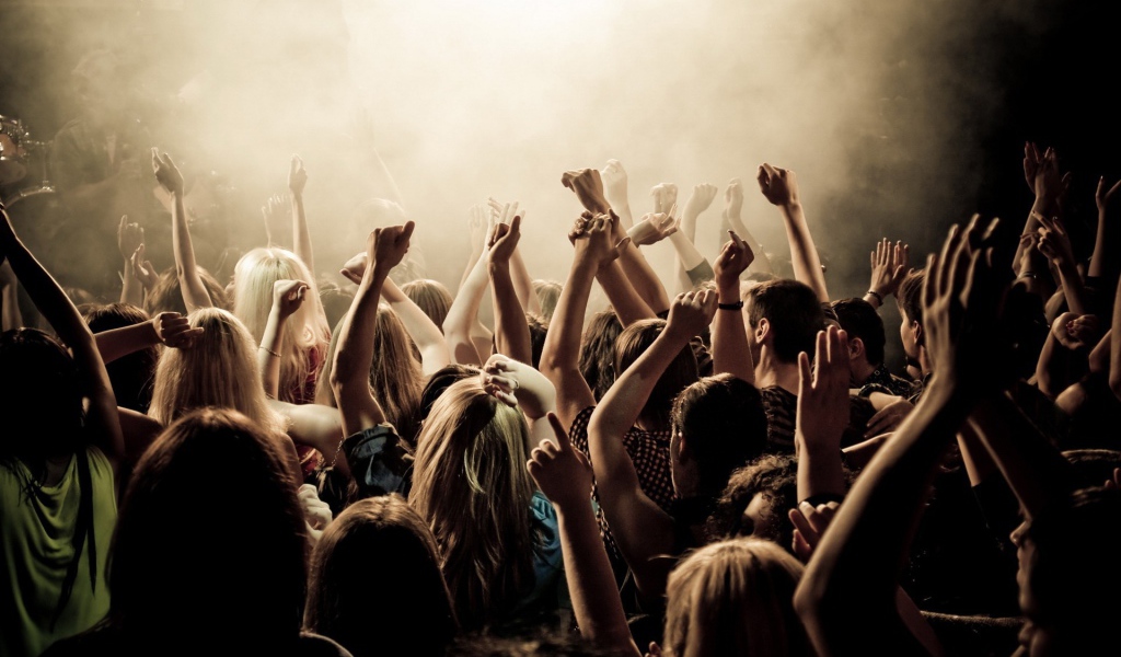 Танцы на дискотеке