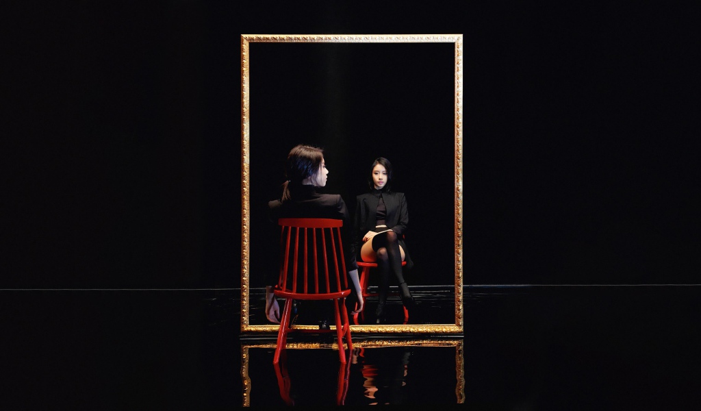 Джион у зеркала, группа T-ara