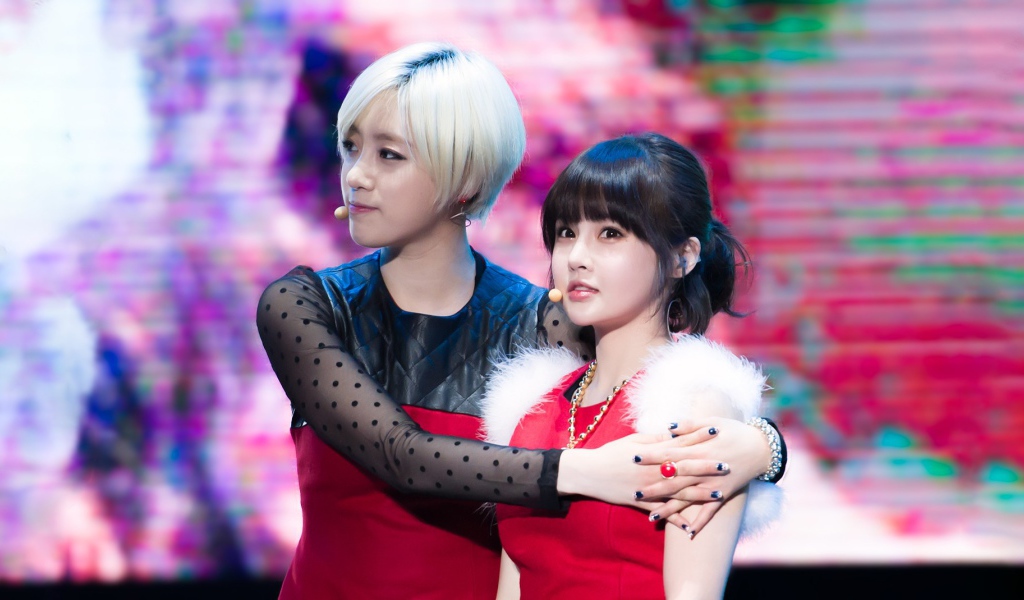 Две участницы группы T-ara