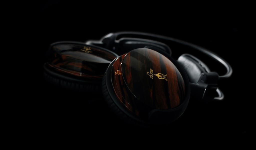 Деревянные королевские наушники