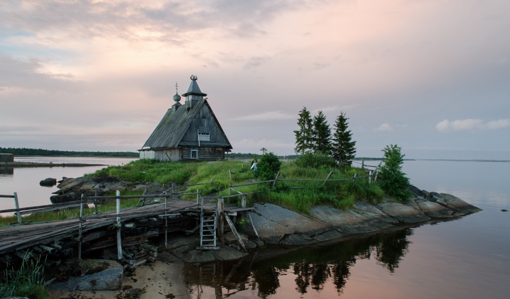 Часовня на островке
