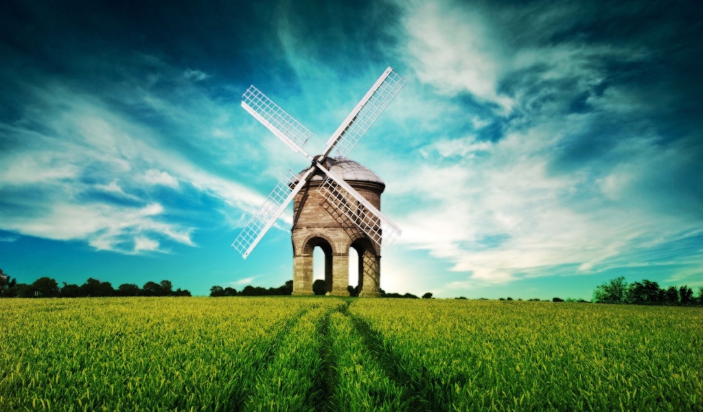 Массивная ветряная мельница из камня