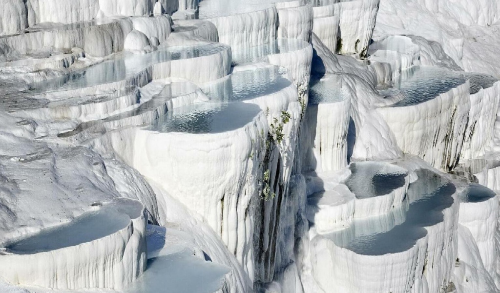 Природный пейзаж в Памуккале