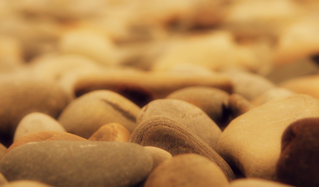 Гладкие коричневые камни