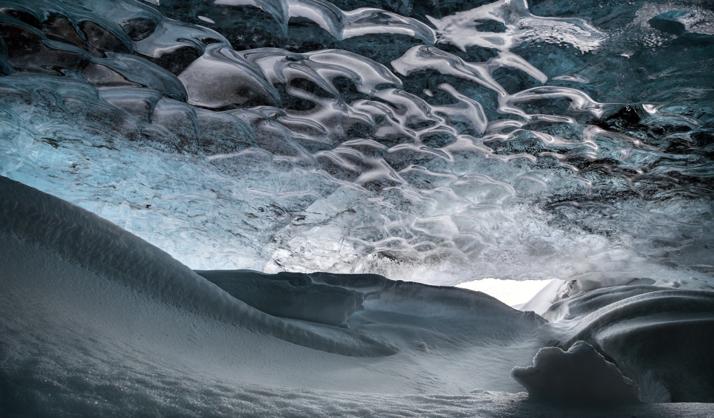 Мир под сводом льда