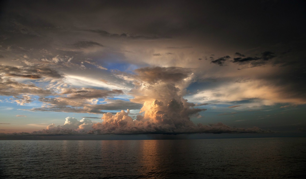 Облака в сезон дождей