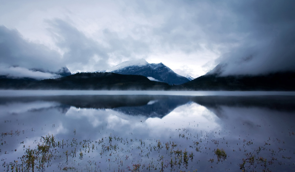 Солнечный свет за горами