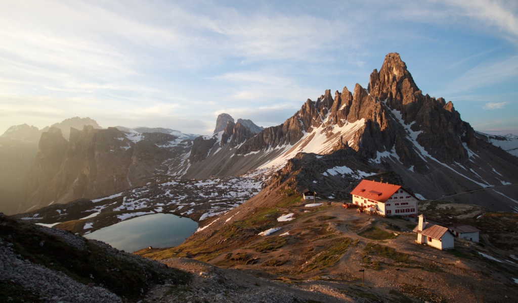 Гостиница у вершины горы