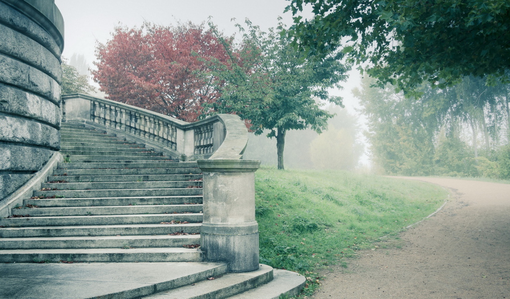 Старинная винтовая лестница